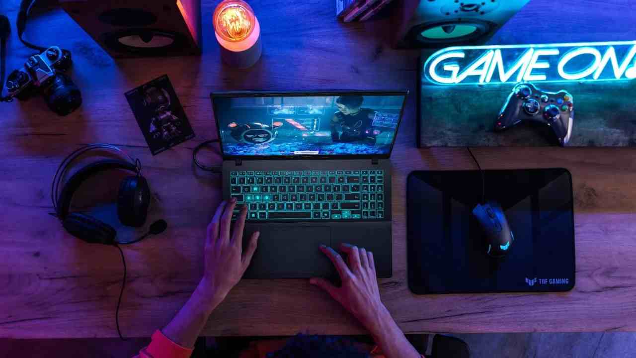 ASUS, Oyuncular Özel 16 İnçlik Yeni Dizüstü Bilgisayarı V16yı Tanıttı!