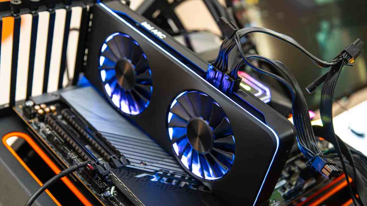 Intelin Yeni Ekran Kartı Ortaya Çıktı (Hani İptaldi?)