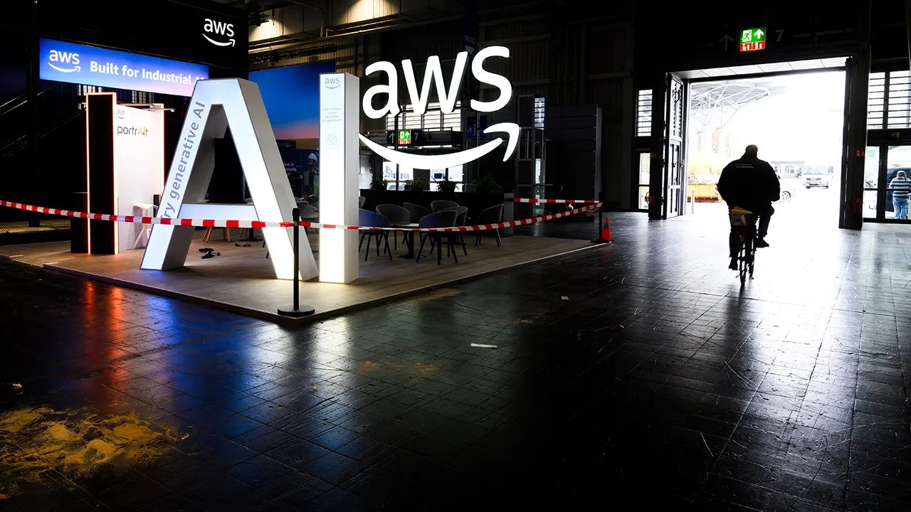 Korkulan Oluyor: Amazon, Çalışanlarını Kovup Yerine Yapay Zekâ Çalıştırmayı Planladığını Açıkladı