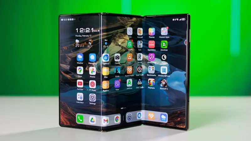 Samsungun Üçe Katlanabilen Telefonu Galaxy Tri-Foldun Ertelendiği İddia Edildi: Peki Neden?
