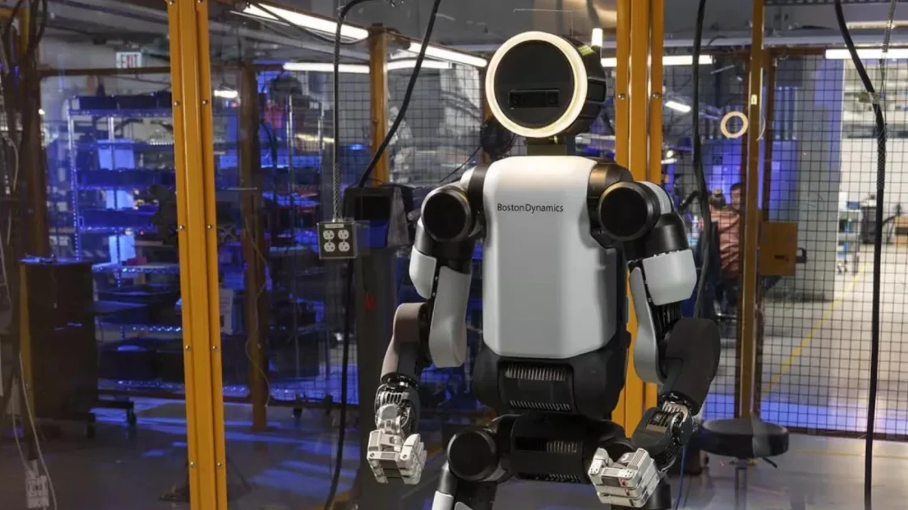Hyundai'nin yeni planı: Bayilerde otomobilin yanında robot da satılacak