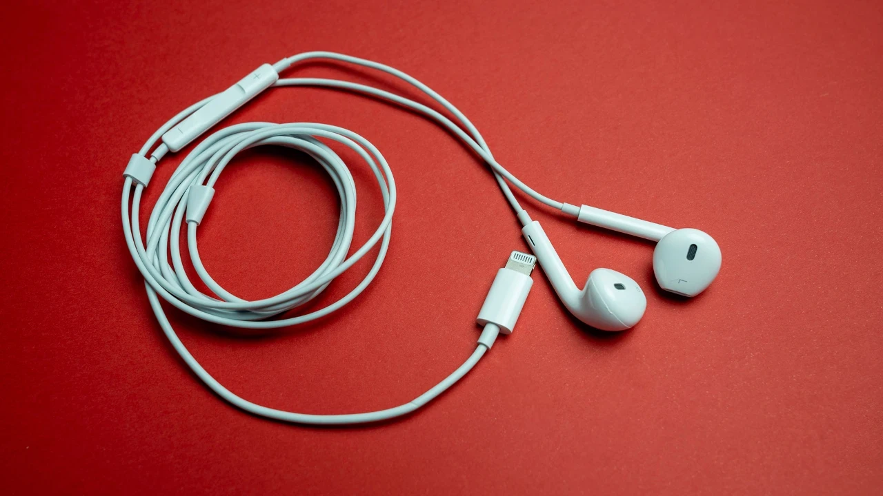 Apple’ın kablolulu kulaklıklarını almak hala mantıklı mı?