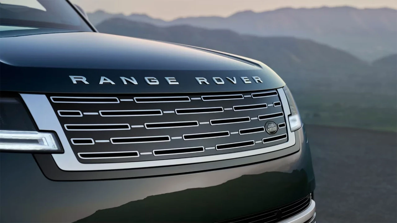 Range Rover ilk elektrikli modelini piyasaya sürdü: Fiyatı dudak uçuklatıyor