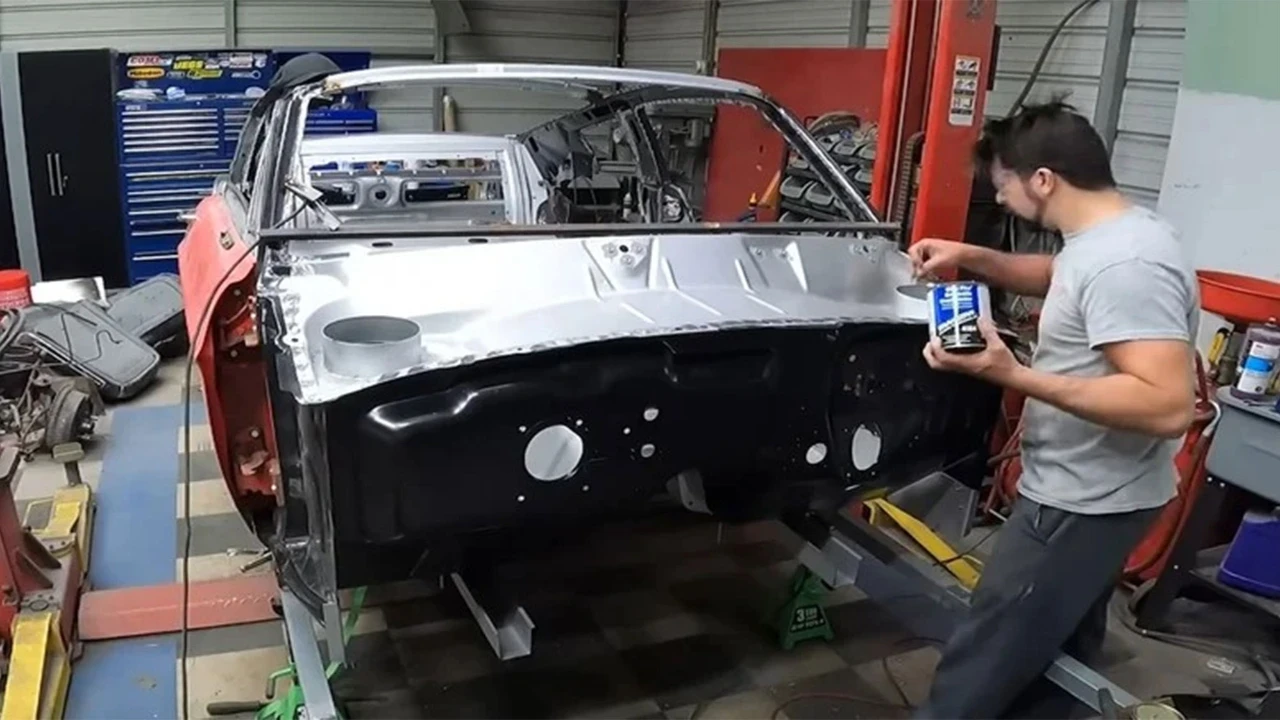 Eski tek bir parça bile kullanmadı, 1967 Ford Mustang'i sıfırdan yaptı