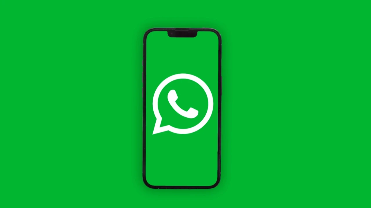 WhatsApp çöktü mü? 22 Ağustos’ta erişim sorunu yaşayanlar için son 24 saat kesinti raporu