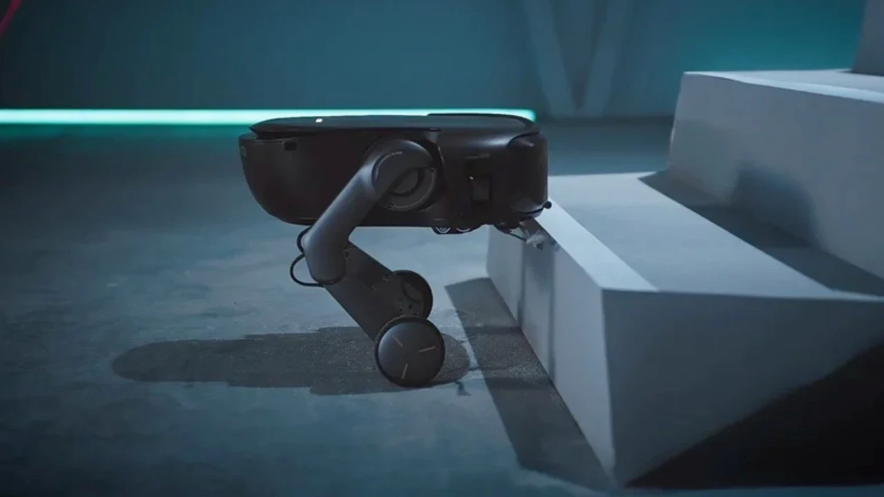 Robot süpürgeye “bacak” eklediler: Merdivenleri kendi başına geçiyor