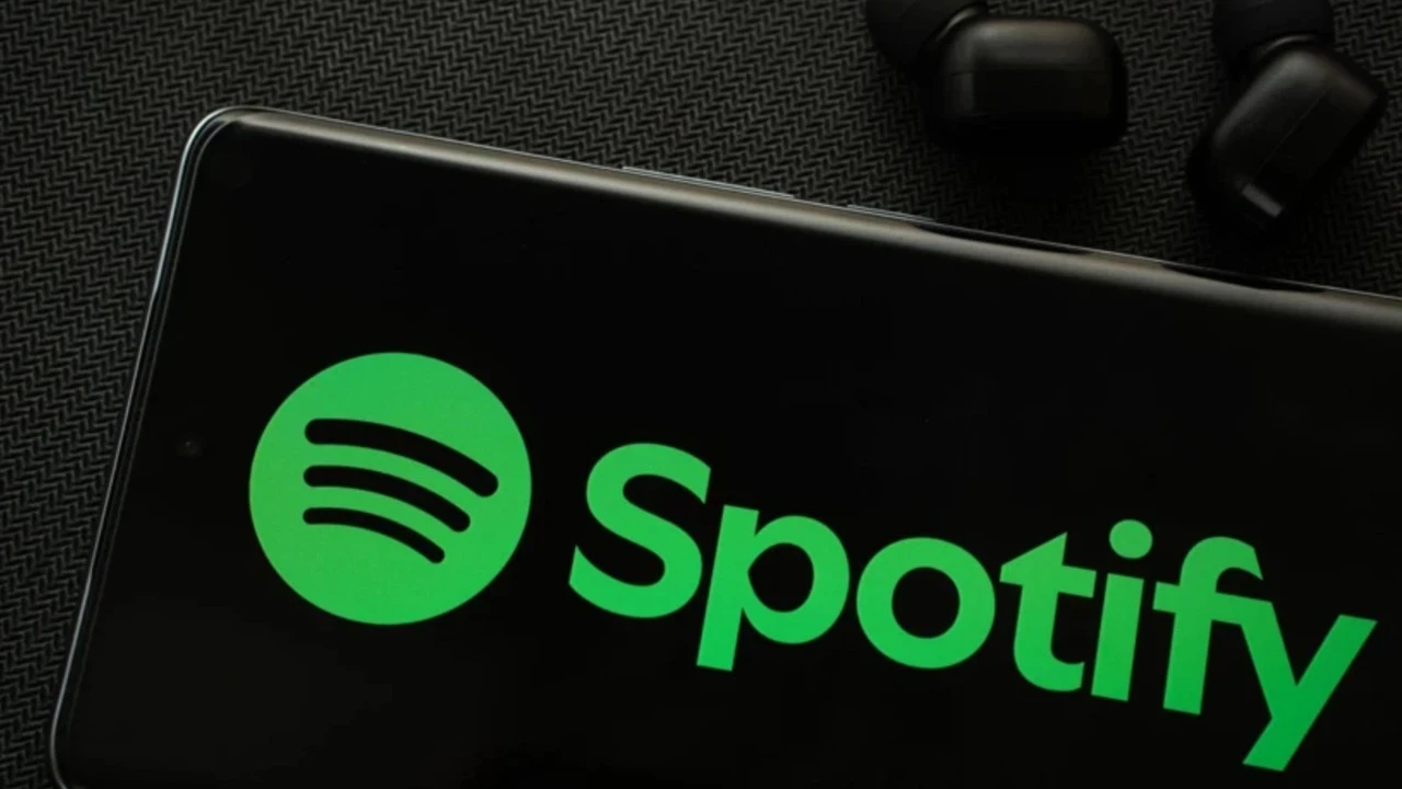 iPhone kullanıcıları artık Siri'ye "Spotify'da çal" demek zorunda değil